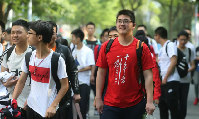 24年艺考改革直接把“捷径”掐断了！张雪峰千万不要走艺考！